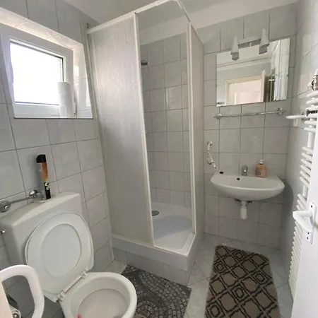 Karmen Apartmanhaz Heviz Heviz