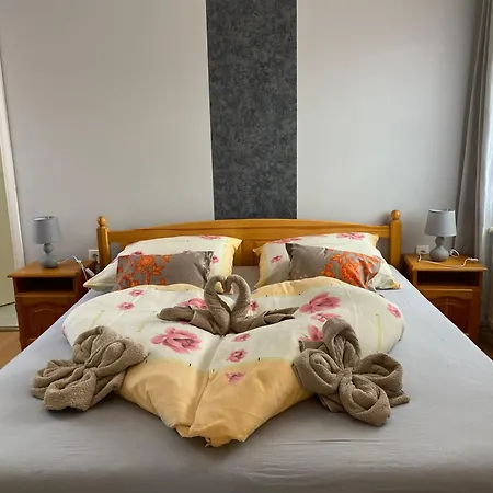 Karmen Apartmanhaz Апартаменты