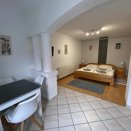 Karmen Apartmanhaz Heviz *