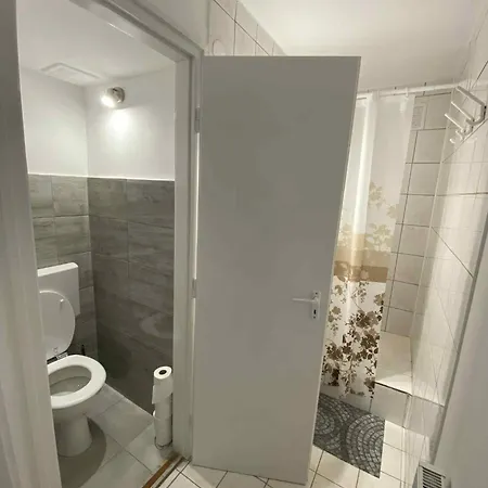 Karmen Apartmanhaz Heviz *
