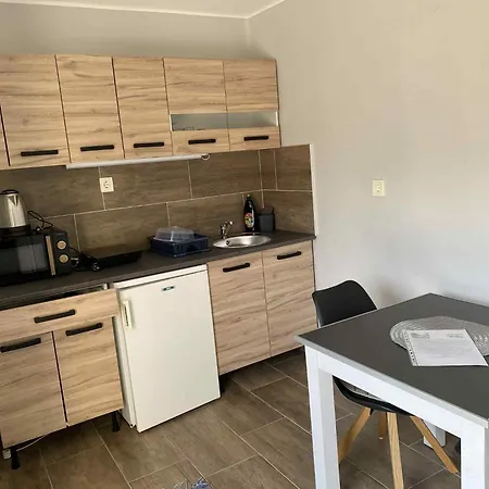 Karmen Apartmanhaz アパート