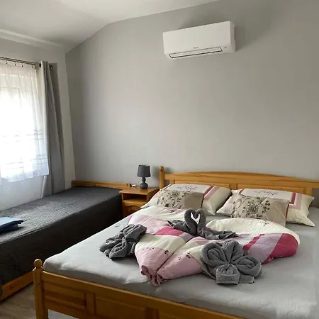 Karmen Apartmanhaz Хевиз
