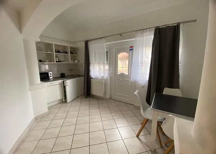 Lägenhet Karmen Apartmanhaz *