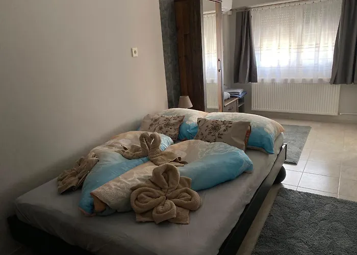 Karmen Apartmanhaz Lägenhet Hévíz