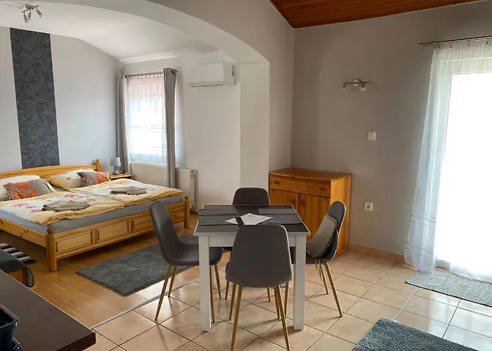 Lägenhet Karmen Apartmanhaz *