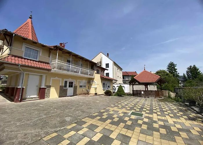 Karmen Apartmanhaz Lägenhet