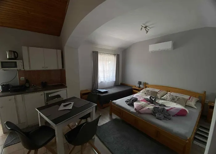 Karmen Apartmanhaz
